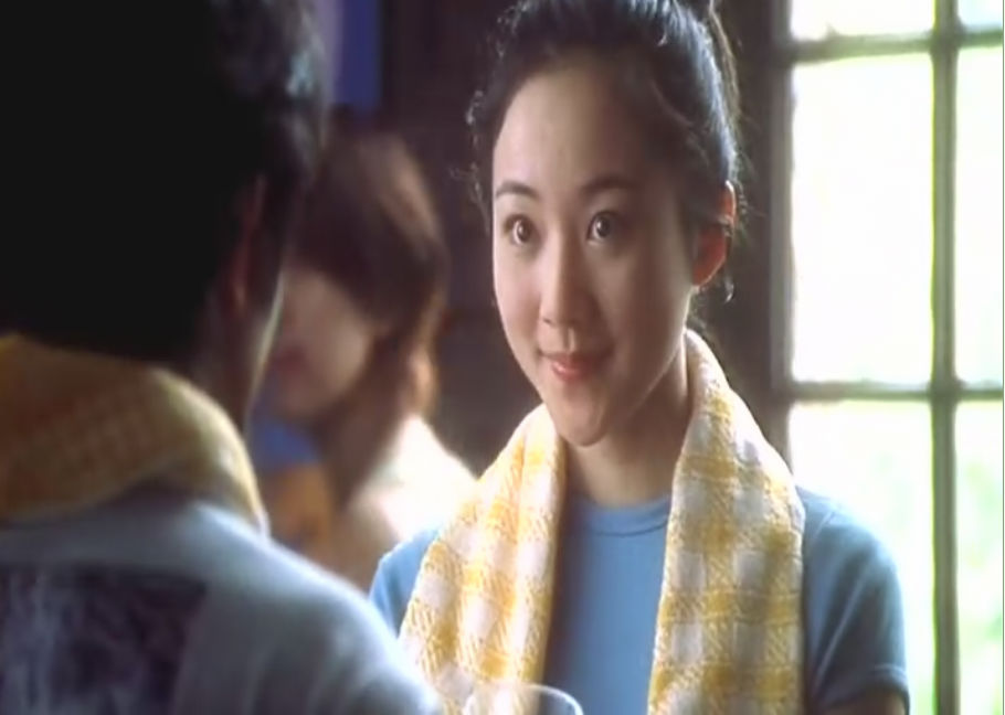 她年纪轻轻却与赵本山*祖英宋**平起平坐，背景身家壕到吓人被曝隐婚