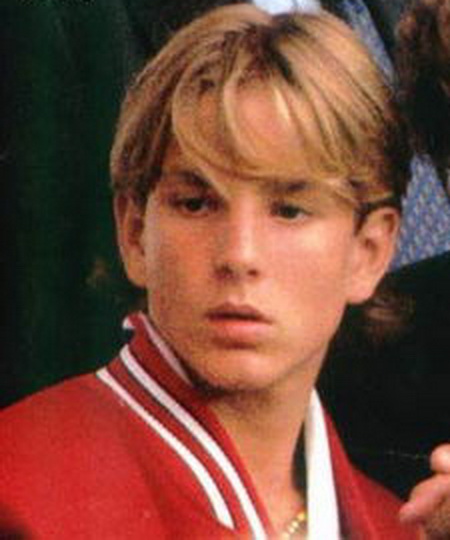 他被称世界最迷人王子，生孩在前，结婚在后，妻子家160亿美金