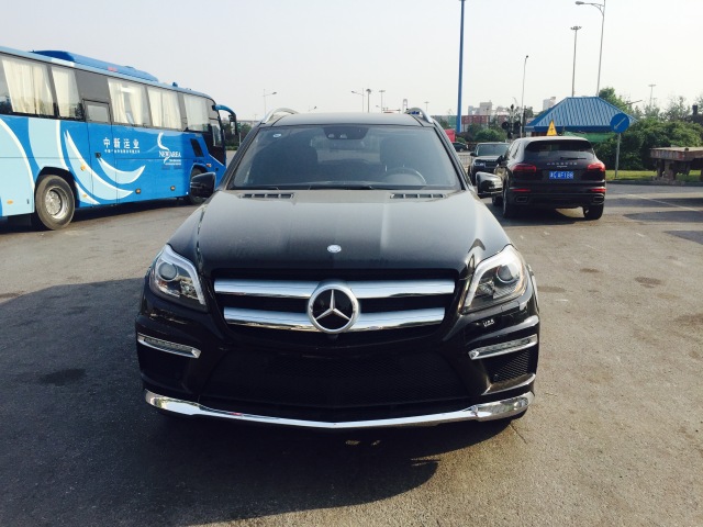 开着豪车奔驰gls450,十年车龄的奔驰gl450值得买吗