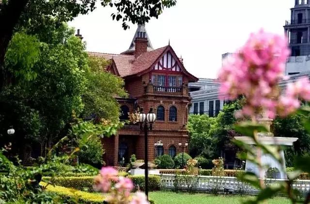 上海地铁10号线各站点有哪些景点,上海地铁沿线风景点