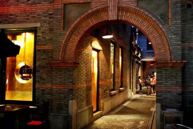 上海地铁10号线各站点有哪些景点,上海地铁沿线风景点