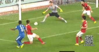 向裁判吐口水红牌,向裁判吐口水的足球运动员是谁