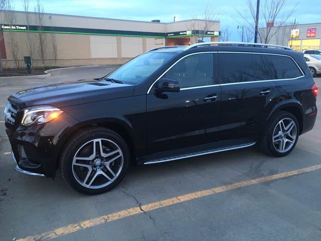 开着豪车奔驰gls450,十年车龄的奔驰gl450值得买吗