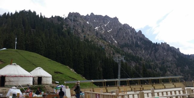 一景一日能观四季：天山“瑶池”是怎样的美轮美奂