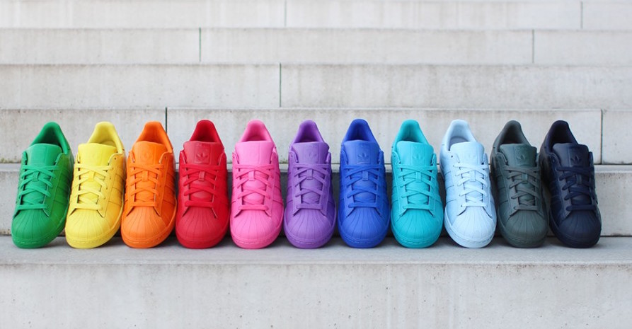 yeezy是侃爷的艺名吗,yeezy侃爷最新设计