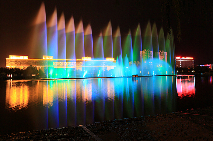 重回巴彦淖尔：八百里河套我用三天走过，十四年之痒我于一夕安放