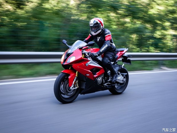 跨时代战神对话，铃木隼VS宝马S1000RR