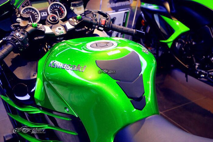 川崎zx14r下赛道第一视角,川崎zx-14r新款