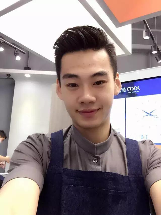 在一家公司很久的文案,在一家设计公司做文案工作