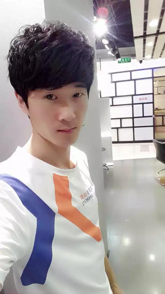 在一家公司很久的文案,在一家设计公司做文案工作