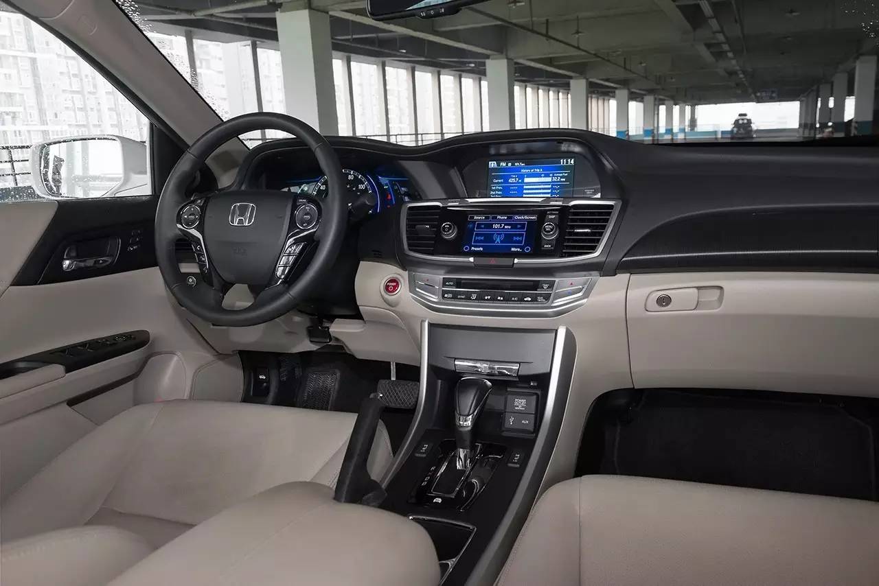 2014款本田雅阁试驾,第三种力量不容忽视