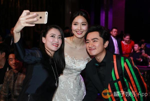 王祖蓝一秒变矮怎么做到的,女高男矮怎么办