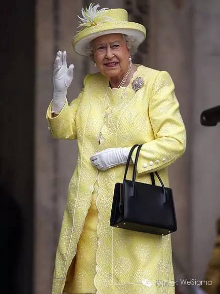 这是女王的90大寿，不是你们的红毯秀！