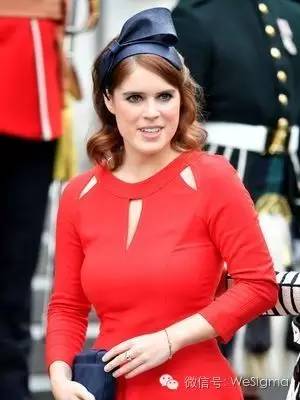 这是女王的90大寿，不是你们的红毯秀！