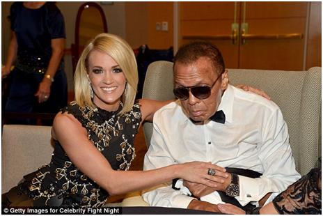 拳王阿里尸骨未寒，4个妻子9个娃开始争家产：8000万美元！