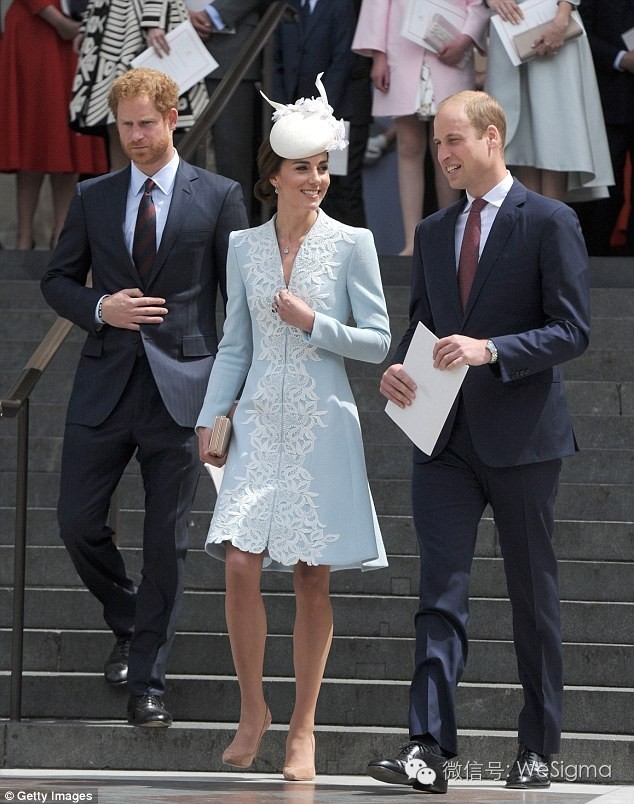 这是女王的90大寿，不是你们的红毯秀！