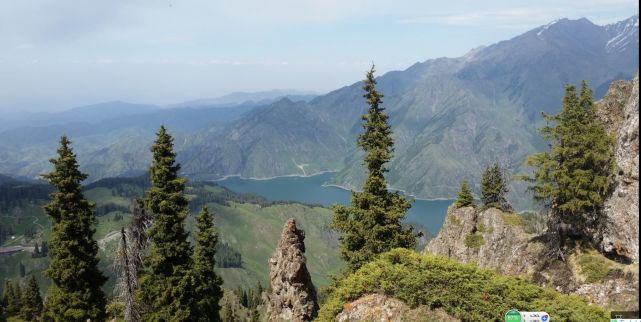 一景一日能观四季：天山“瑶池”是怎样的美轮美奂