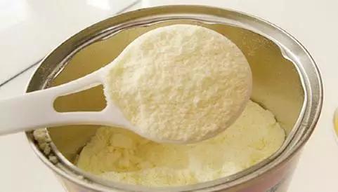 给小孩买奶粉有什么注意的,孩子的事是大事