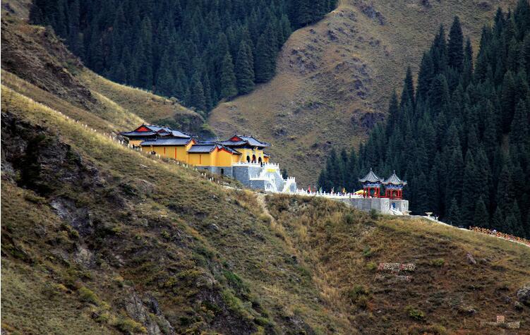一景一日能观四季：天山“瑶池”是怎样的美轮美奂