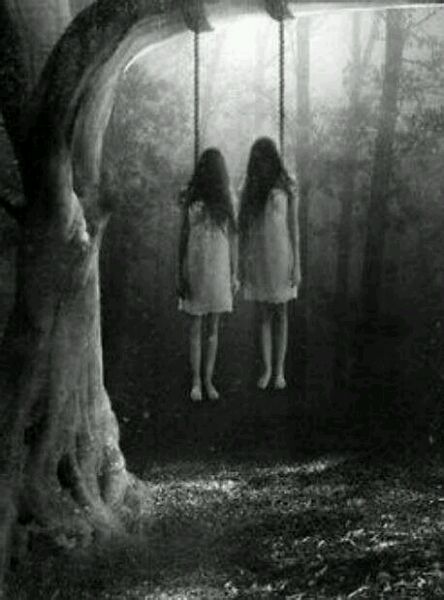 大火后三百多人尸骨无存,冤魂彻夜嚎叫,这里逐渐被称为鬼街