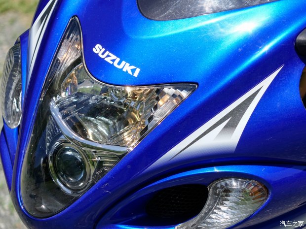 跨时代战神对话，铃木隼VS宝马S1000RR