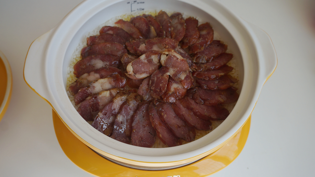 腊肠煲仔饭最正宗的做法,做腊肠煲仔饭的方法