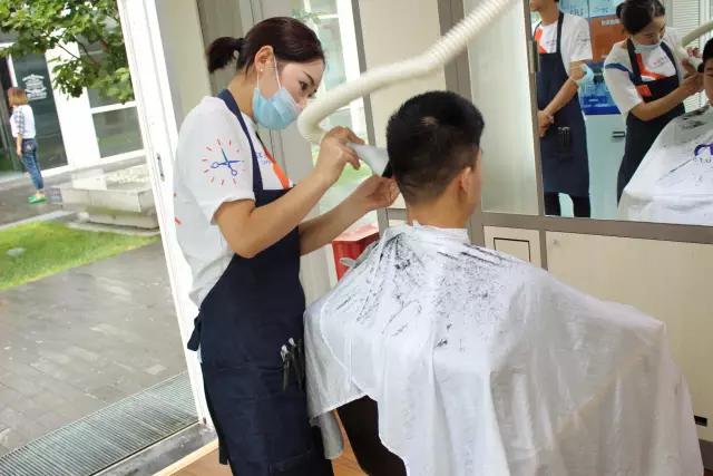 在一家公司很久的文案,在一家设计公司做文案工作