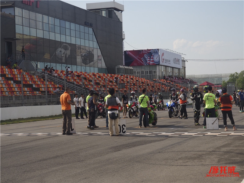 考NMB来赛车!CMBC全国摩托车场地锦标赛约战京城!