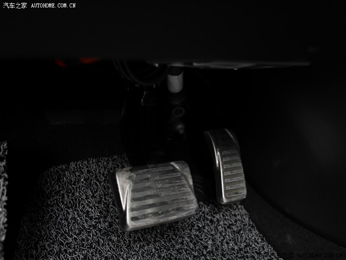 菲亚特致悦2014款拉花,致悦白色款改装