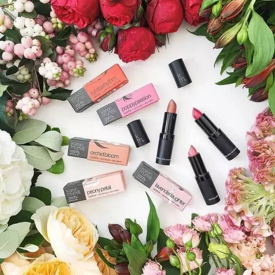 它既是女人们迷人的必备品,但它也是是女人的毒药!