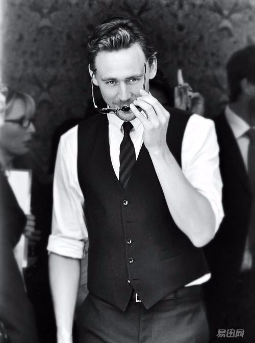 戴上墨镜也挺酷的,戴上超好看的墨镜