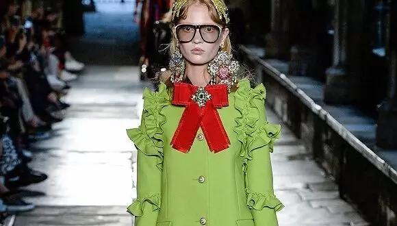 gucci包上的双蝴蝶结怎么系,gucci蝴蝶结系法图解