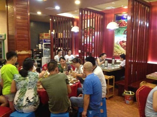 尚滋味小龙虾珥季路店老板,尚滋味小龙虾是连锁店吗