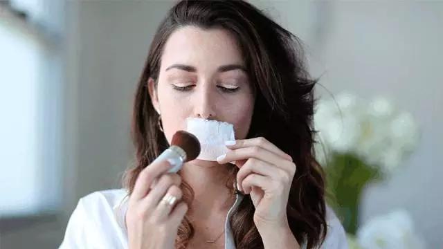 人生的第一次怎么开始的,人生的第一支遮瑕