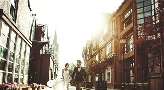 青海湖婚纱照外景街拍,室内婚纱照和外景婚纱照