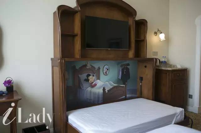 迪士尼不能带自拍杆个人怎么拍照,去上海迪士尼可以带自拍杆进去吗