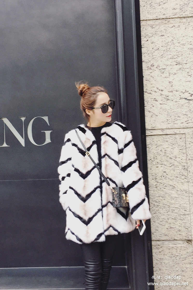 瞬间提升气质感的仿皮草外套