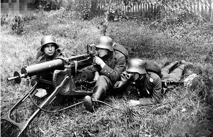 重型马克沁重机枪,一战缴获mg08马克沁重机枪老照片