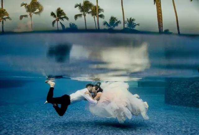 咫尺光年爱如初见意思,咫尺光年爱如初见什么意思