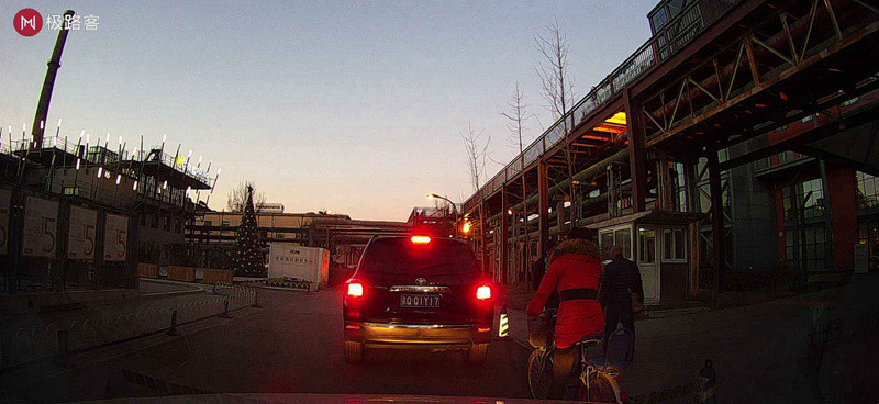 安全，畅玩兼得？极路客T1智能行车记录仪完美体验