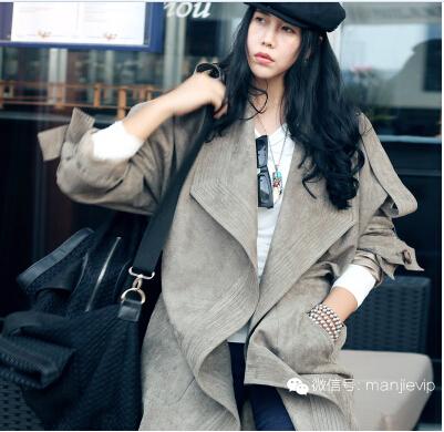 白色英伦风羊毛大衣的搭配 (英伦风灰色格子双面呢大衣搭配)