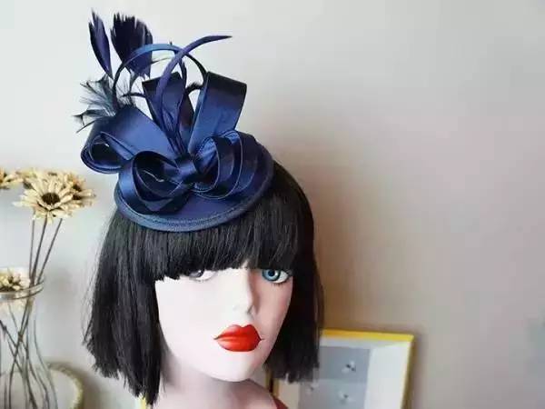 公司年会礼服鞋子怎么搭配,年会晚宴着装要求通知