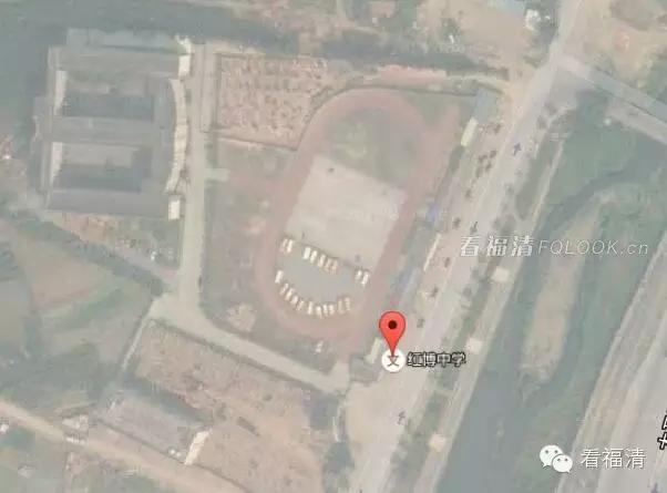 航拍福清市学校,可以看到学校内部的卫星地图