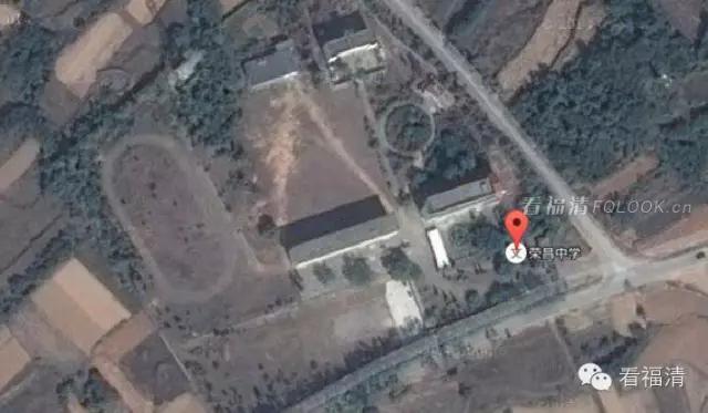 航拍福清市学校,可以看到学校内部的卫星地图