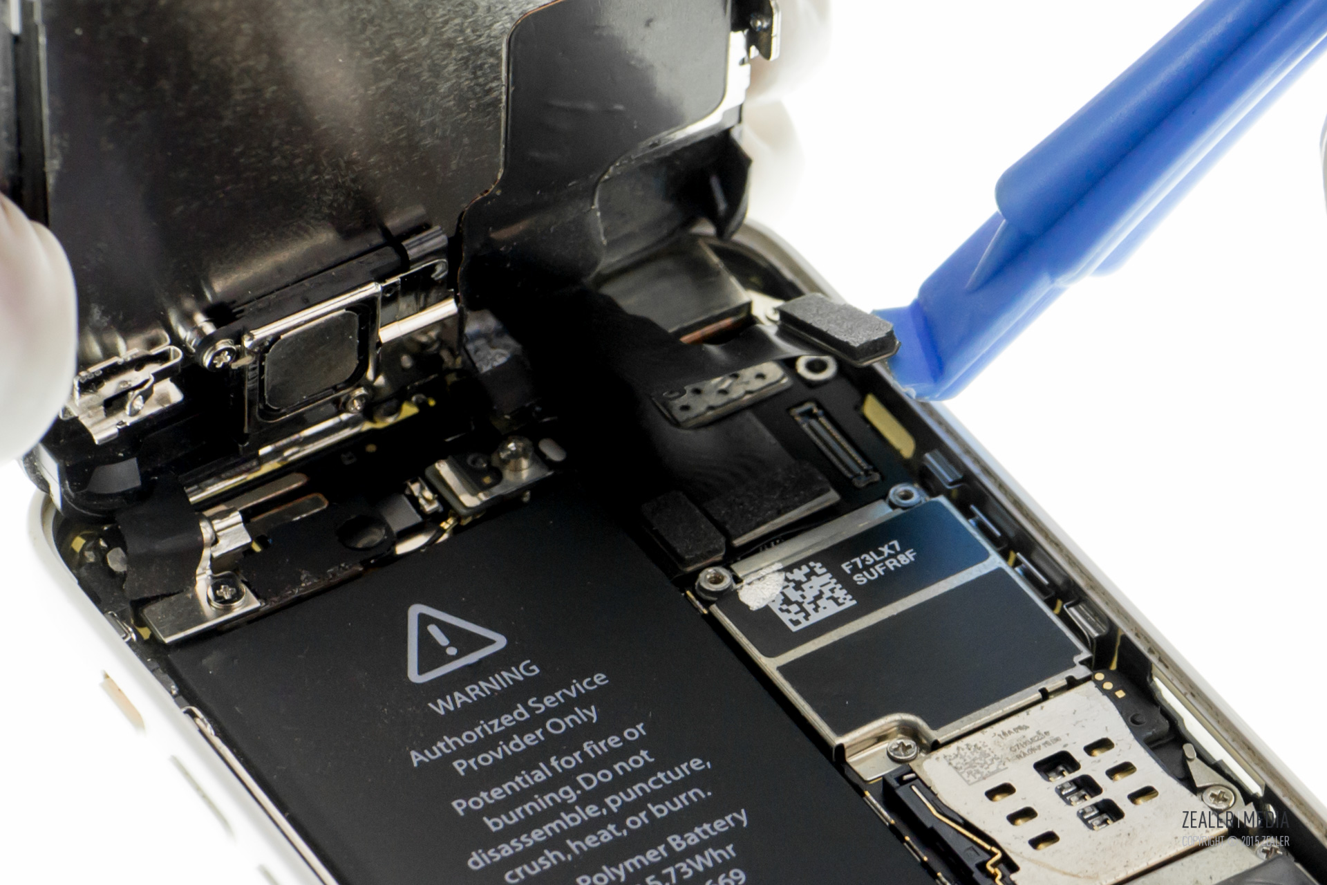 拆修iphone手机,苹果5c换后壳