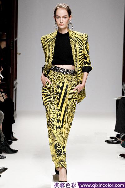 2022春夏流行色彩搭配视频,2013秋冬流行穿搭趋势