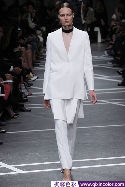 2022春夏流行色彩搭配视频,2013秋冬流行穿搭趋势