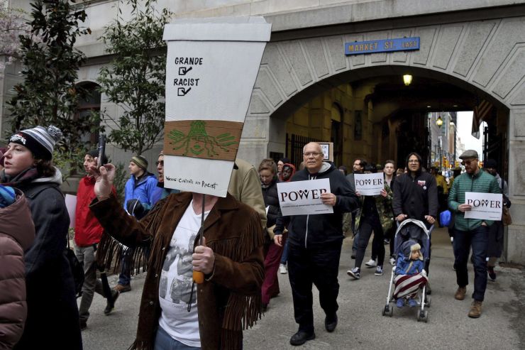 星巴克歧视事件后续,星巴克事件社会反应