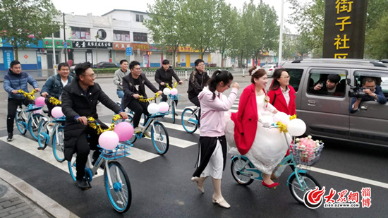 共享单车接新娘,陕西小伙结婚骑共享电动车接亲