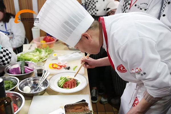 新东方烹饪学校学西餐哪家好,江苏新东方烹饪学校西点西餐
